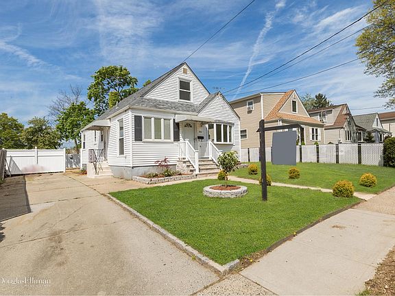 3rd image of 384 Grand Ave