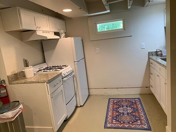 3rd image of 5940 Freret St APT A