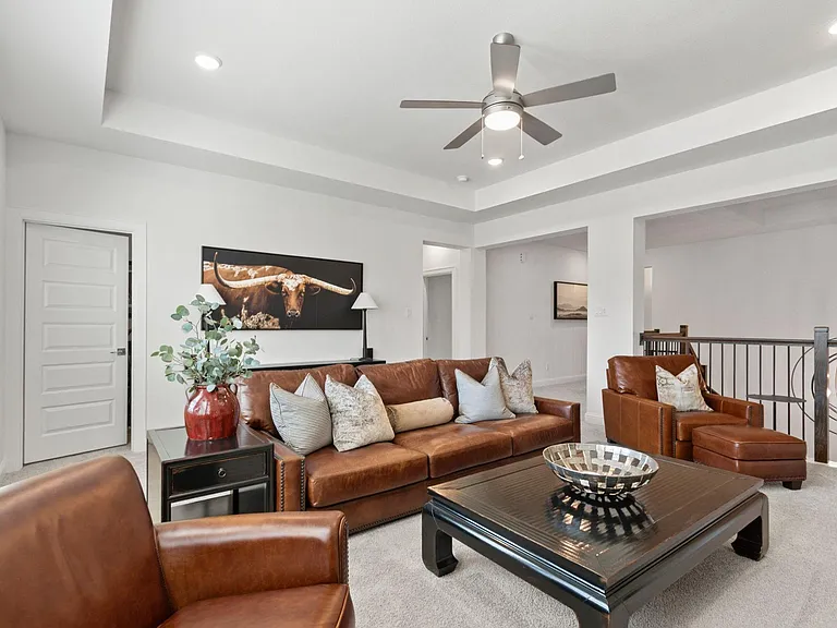 902 Falcon Hollow Ln — Photo 33