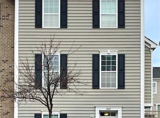 240 Carnelian St, Virginia Beach, VA 23462