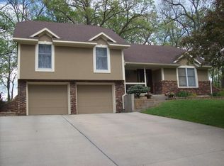 401 Canyon Dr, Carrollton, MO 64633