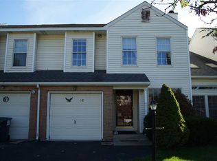 5 E Tupelo Dr, Halfmoon, NY 12065