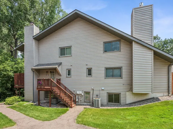 1635 N Brenner Pass, Minneapolis, MN 55432