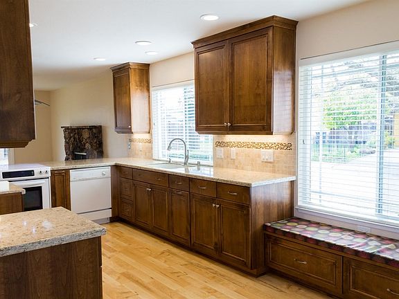 3rd image of 7600 Tierra Lawn Ct