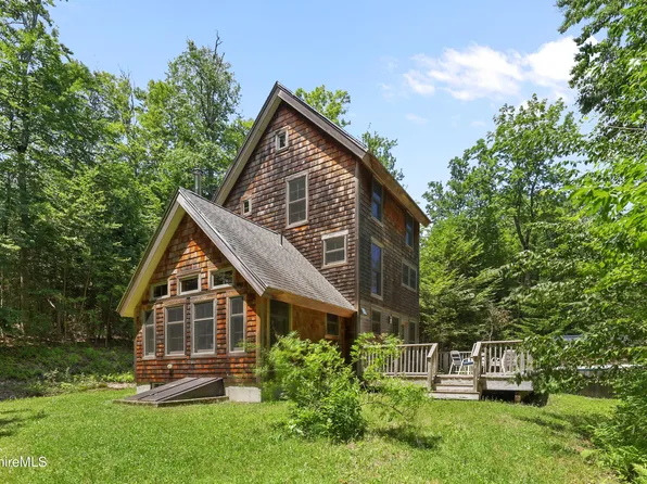 606 Leonhardt Rd, Becket, MA 01223