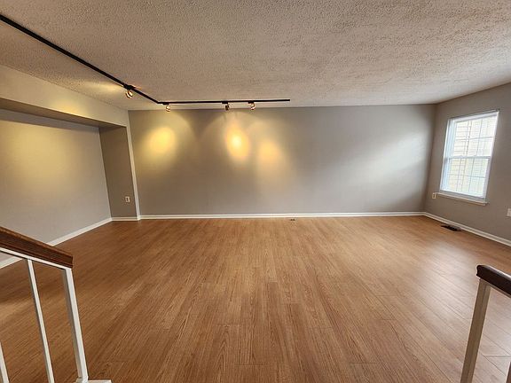 4th image of 56 Cherry Bend Ct