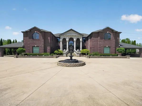 6223 Valleyfield Dr, Plymouth, MI 48170