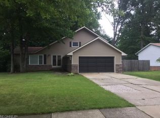 15276 Hemlock Ln, Middleburg Heights, OH