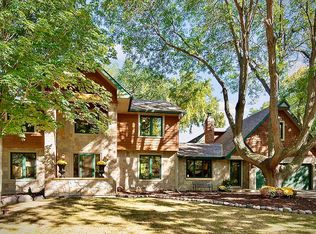 3920 Hillcrest Way, Deephaven, MN 55391