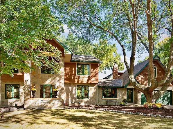 3920 Hillcrest Way, Deephaven, MN 55391