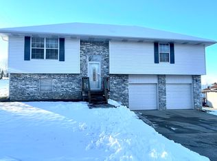 1511 S 14th Ave, Ozark, MO 65721