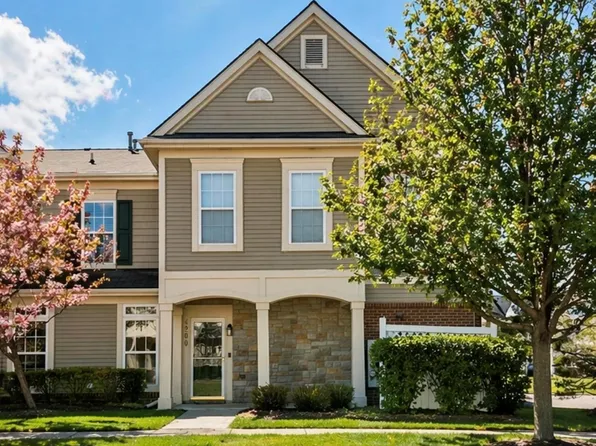 4200 Addington Dr, Walled Lake, MI 48390