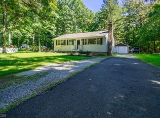 14 Hampton Heights Rd, Lafayette, NJ 07848