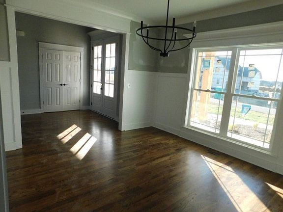 5th image of 1033 Rhonda Dr