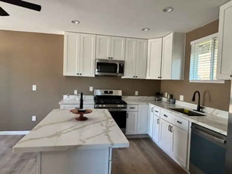 23578 Lakeview Dr — Photo 4