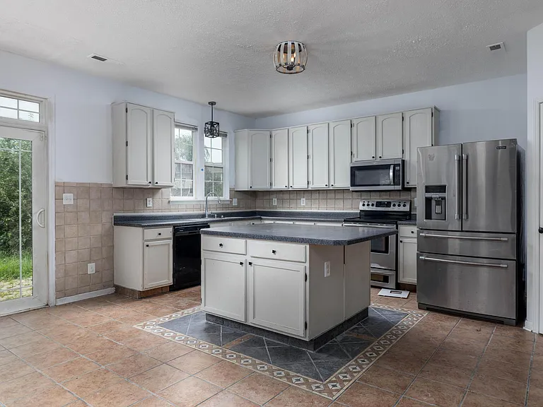 16776 Greensboro Dr — Photo 2