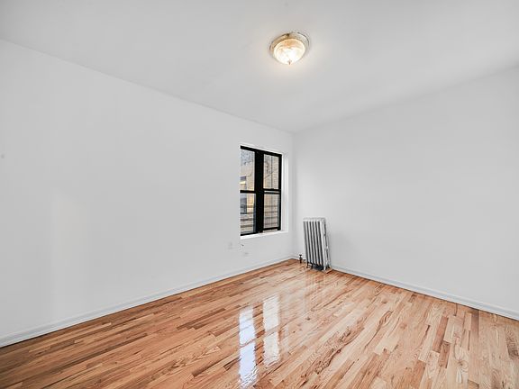 4th image of 1175 Morris Ave APT 4E