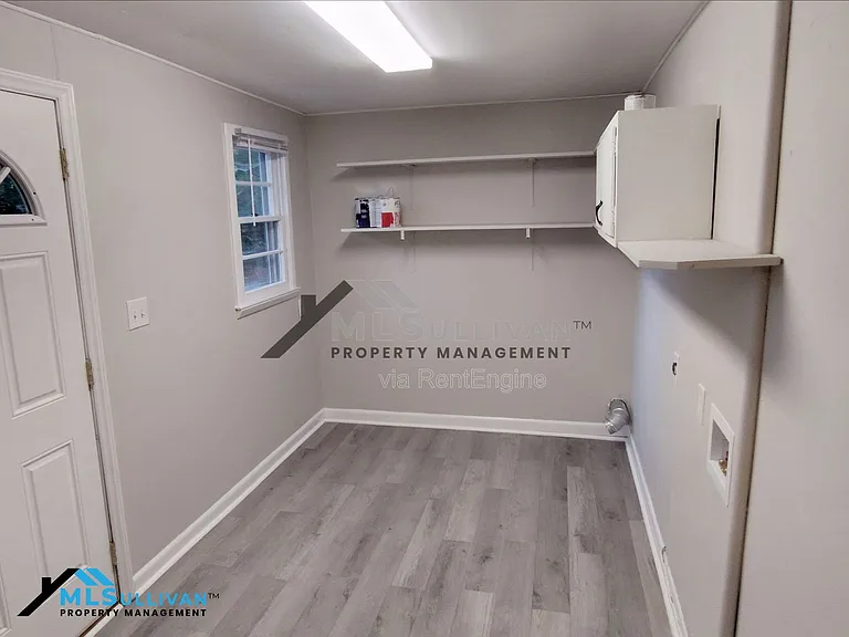 1521 Euclid Rd — Photo 7