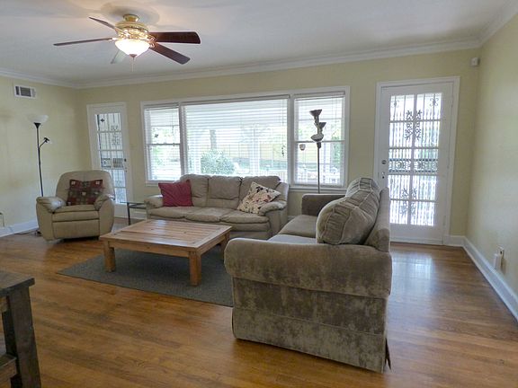 FAMILY ROOM VERY LIGHT