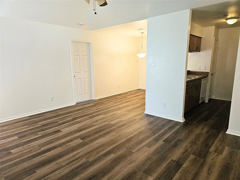 508 E Denton Dr — Photo 5