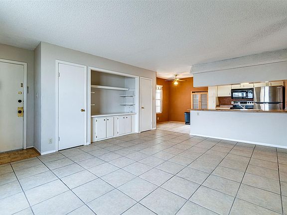 3rd image of 910 Duncan Ln APT 48
