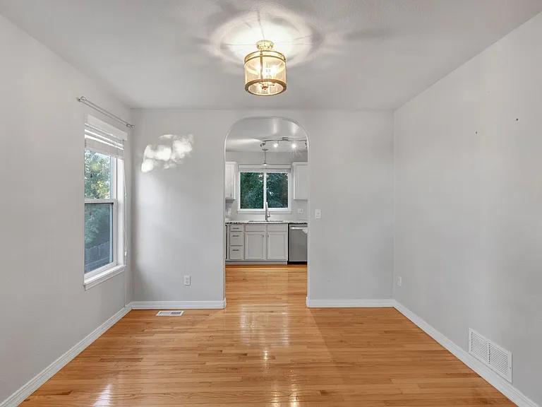 450 Millstream Ter — Photo 6