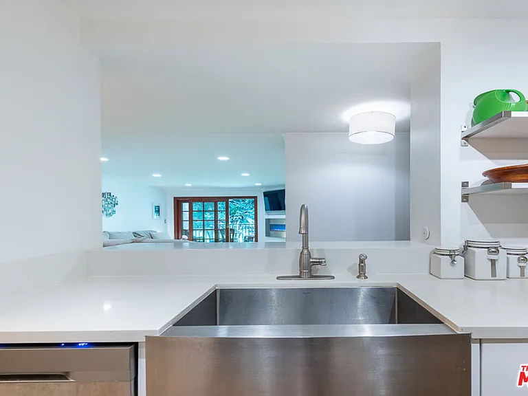 1230 Horn Ave #521 — Photo 10