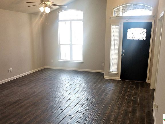 3rd image of 925 Cypress Mill Dr