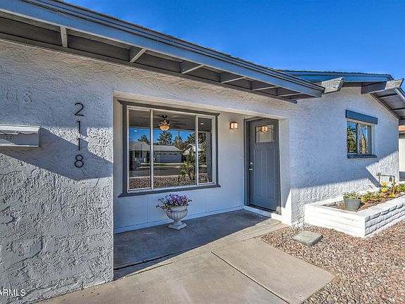 5th image of 2118 E Fremont Dr