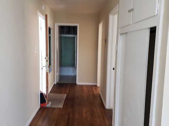 5th image of 4811 E Ocean Blvd #2