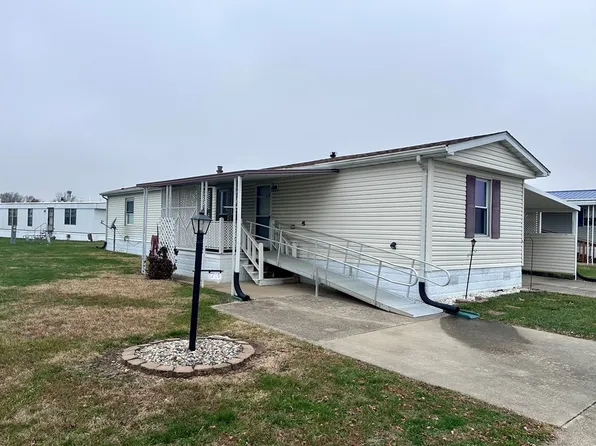 812 N 7th St #73, Mattoon, IL 61938