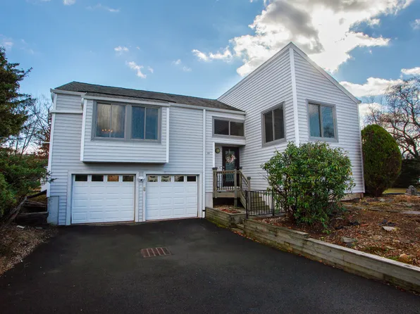 19 Regency Drive, Windsor, CT 06095
