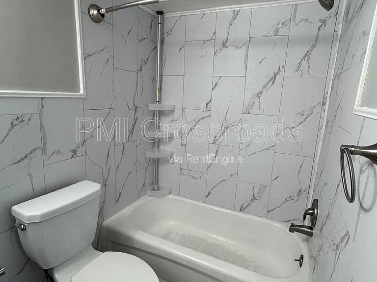 2323 Newton St #1 — Photo 10
