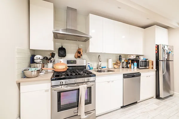 Rented by Joel Scharf, LREB | media 33