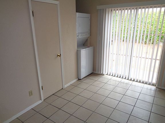 5th image of 3001 E Glen Dr APT C