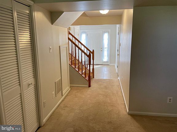 5th image of 145 Steven Ln