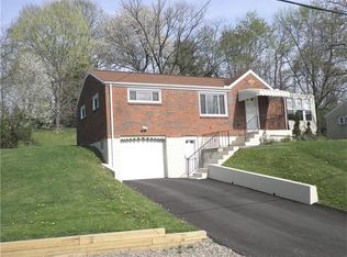 135 Glendale Dr, North Huntingdon, PA 15642