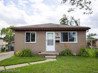 22730 Masonic Blvd, Saint Clair Shores, MI, 48082