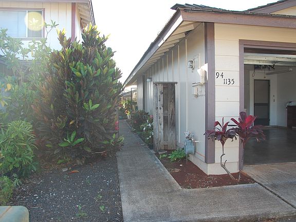 Walkway to front door