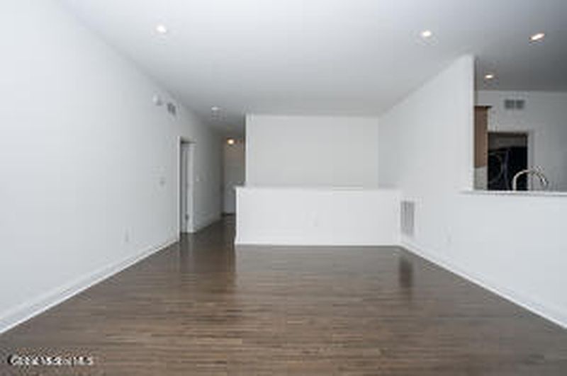 5th image of 37 Sally Street