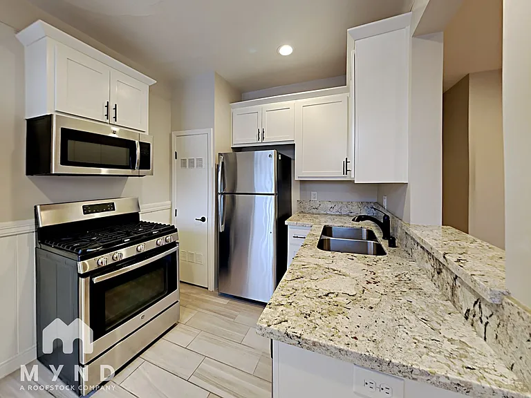 821 14th St #B — Photo 4