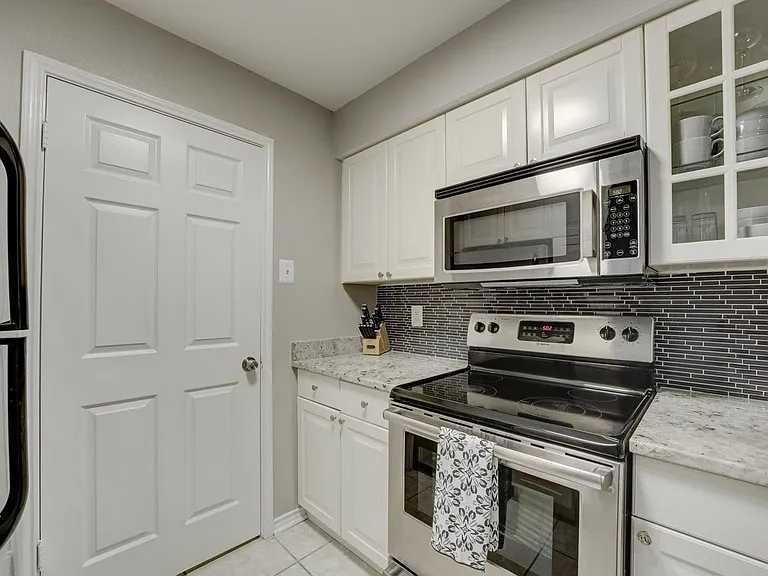 1501 Lincoln Way #101 — Photo 1