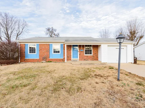 849 Townhouse Ln, Hazelwood, MO 63042