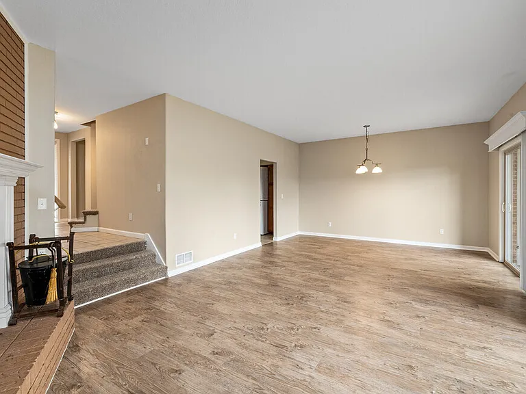 Carriage Hills Apartments — Photo 10