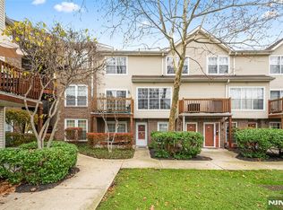 1420 Westgate Dr, Fort Lee, NJ 07024