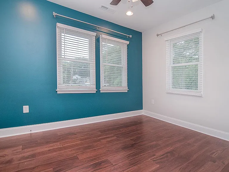 301 W Kingston Ave — Photo 7