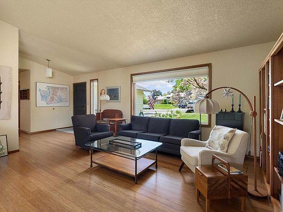 5th image of 4209 Mojave Dr