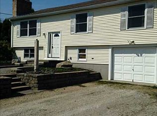 80 Cherokee Dr, Portsmouth, RI 02871