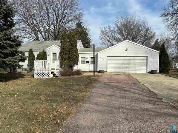 516 W Luverne St, Luverne, MN 56156