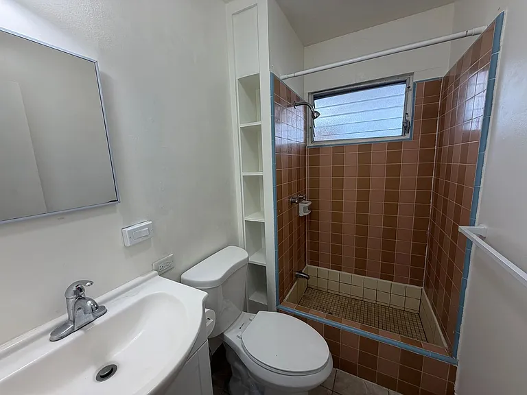 1712 Poki St — Photo 4